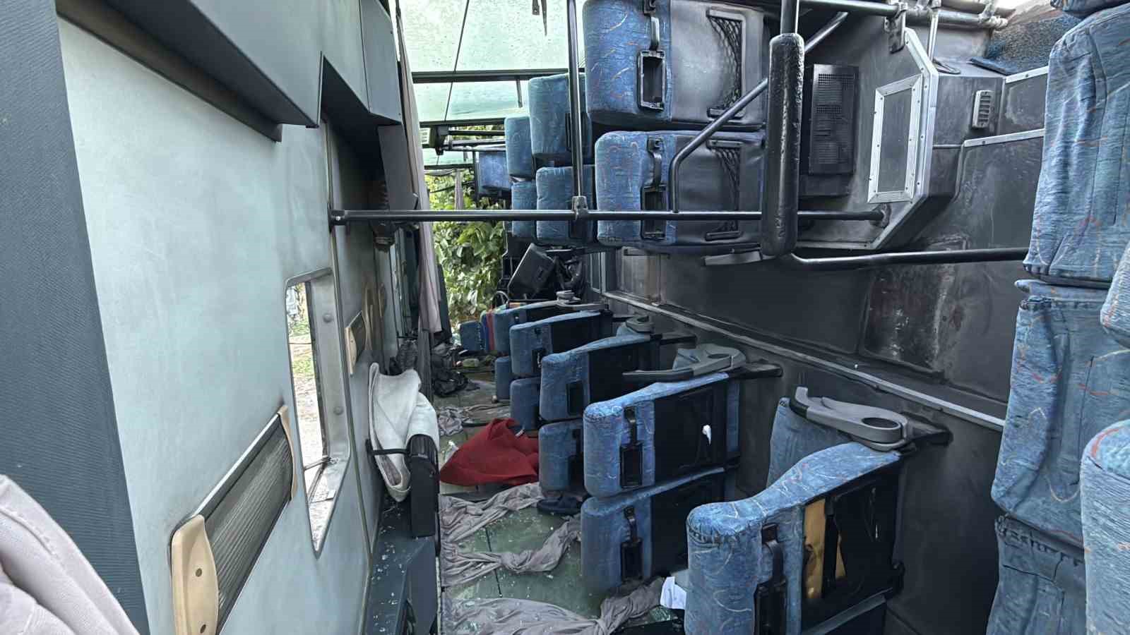 sakaryada tir ile carpisan isci midibusu devrildi 13 yarali 3 yeGbPt4z