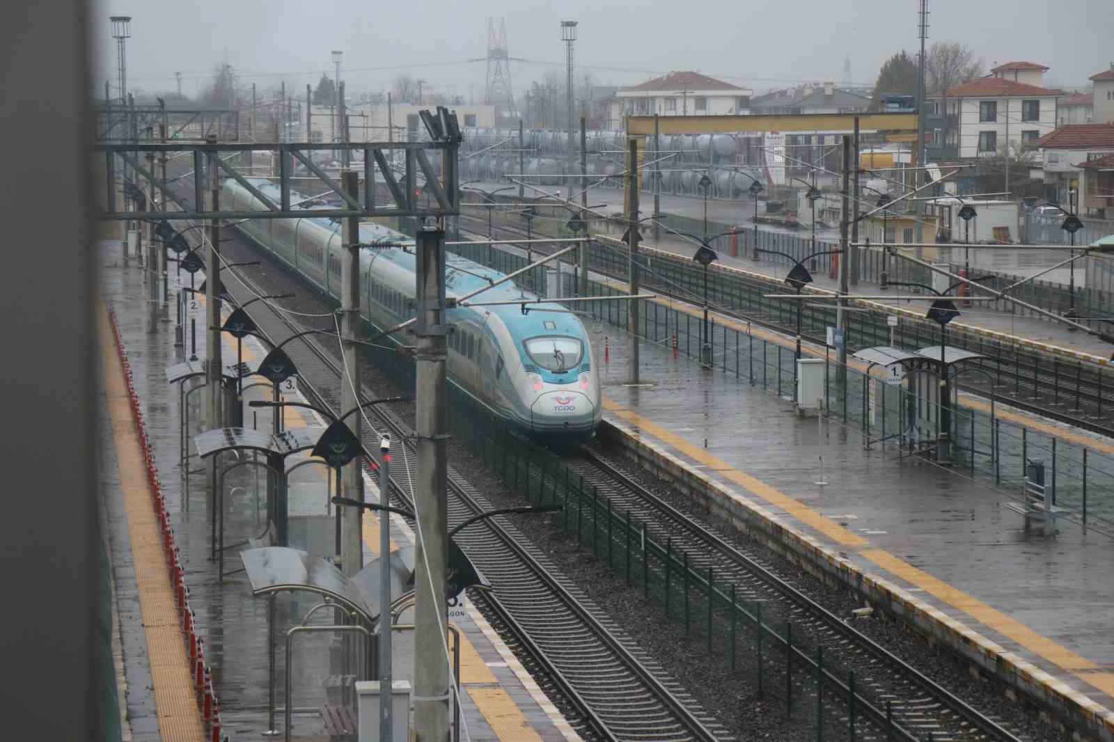 sakaryada tren istasyonu ve otogarda arife sakinligi 4 mvmZJcev