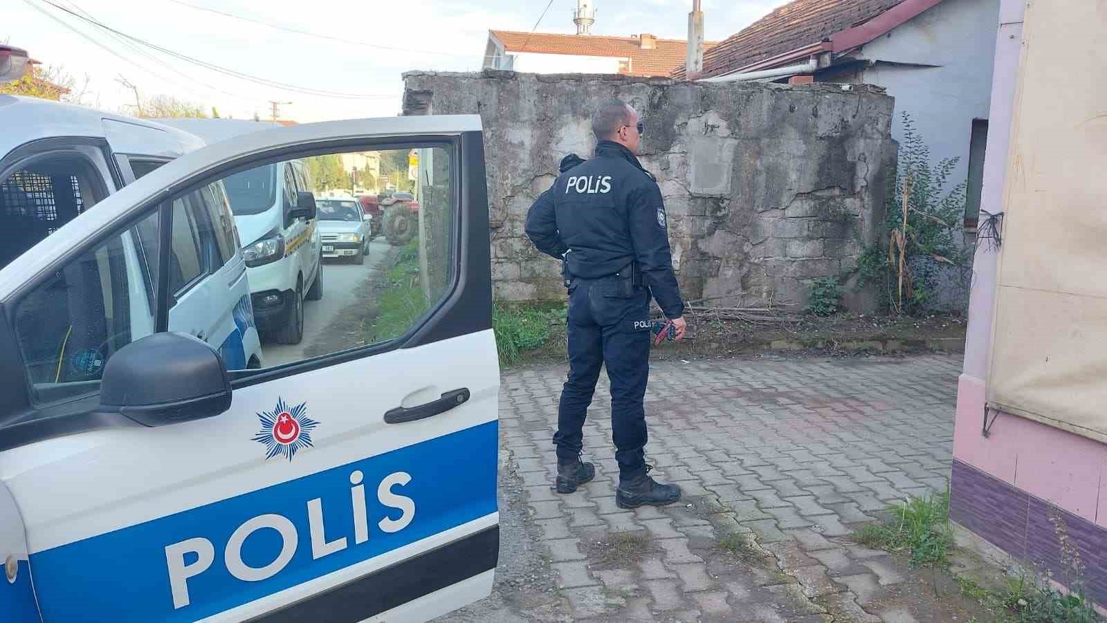 sakaryada uyusturucu operasyonu 1 gozalti 0 dJG2mljG
