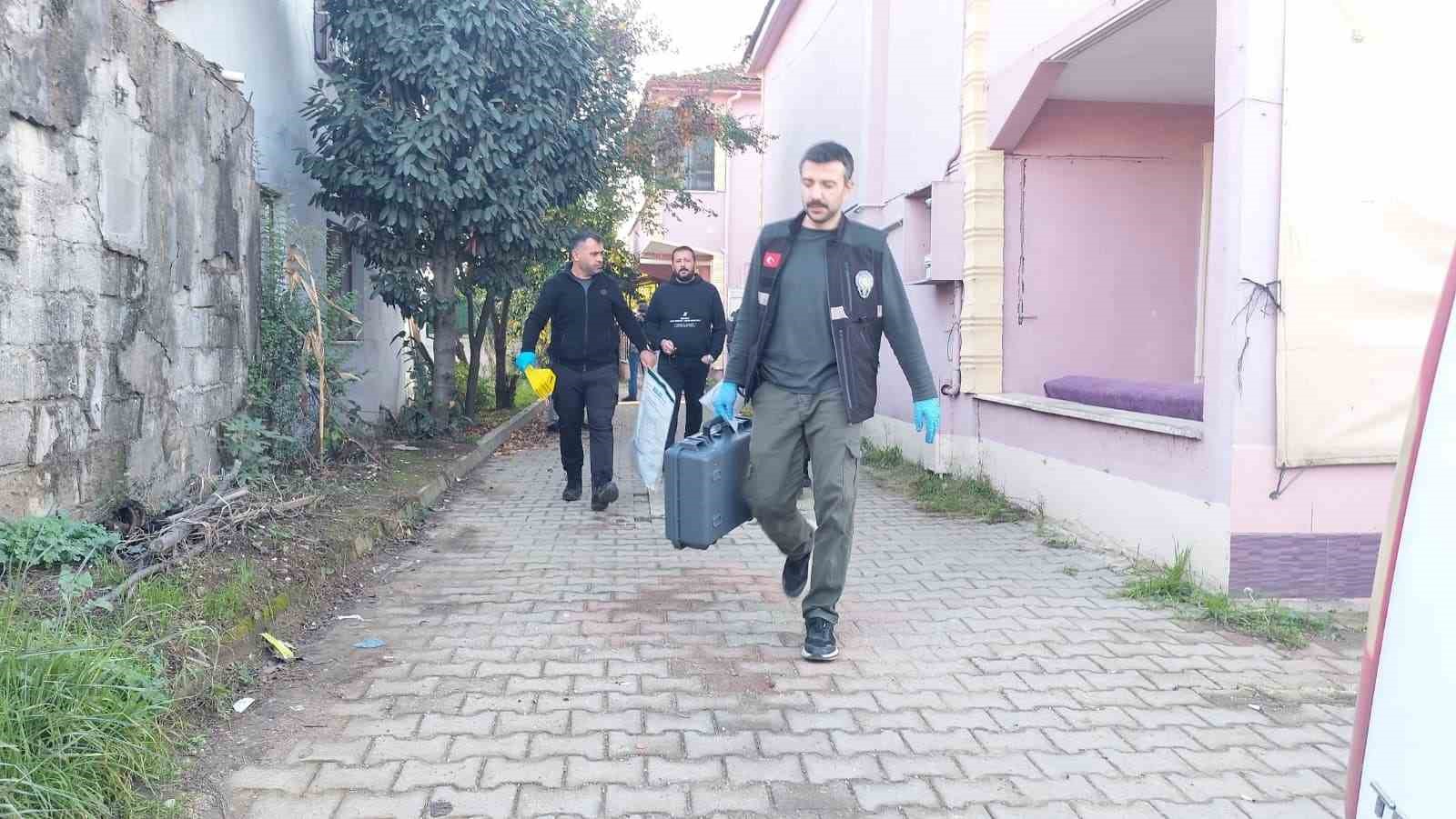 sakaryada uyusturucu operasyonu 1 gozalti 1 DIp9Ucse
