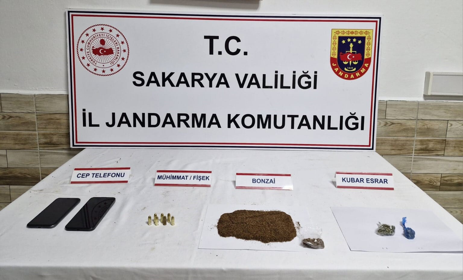 sakaryada uyusturucu operasyonu 2 sahis tutuklandi 0 ZEUpRuhR