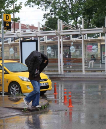sakaryada-yagis-hayati-olumsuz-etkiledi-D4NemGOi.jpg