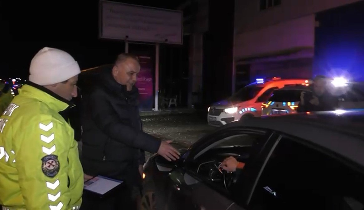 sakaryada yilbasi oncesi denetim 2 bin 990 sahis sorgulandi 8 kisi gozaltina alindi 1