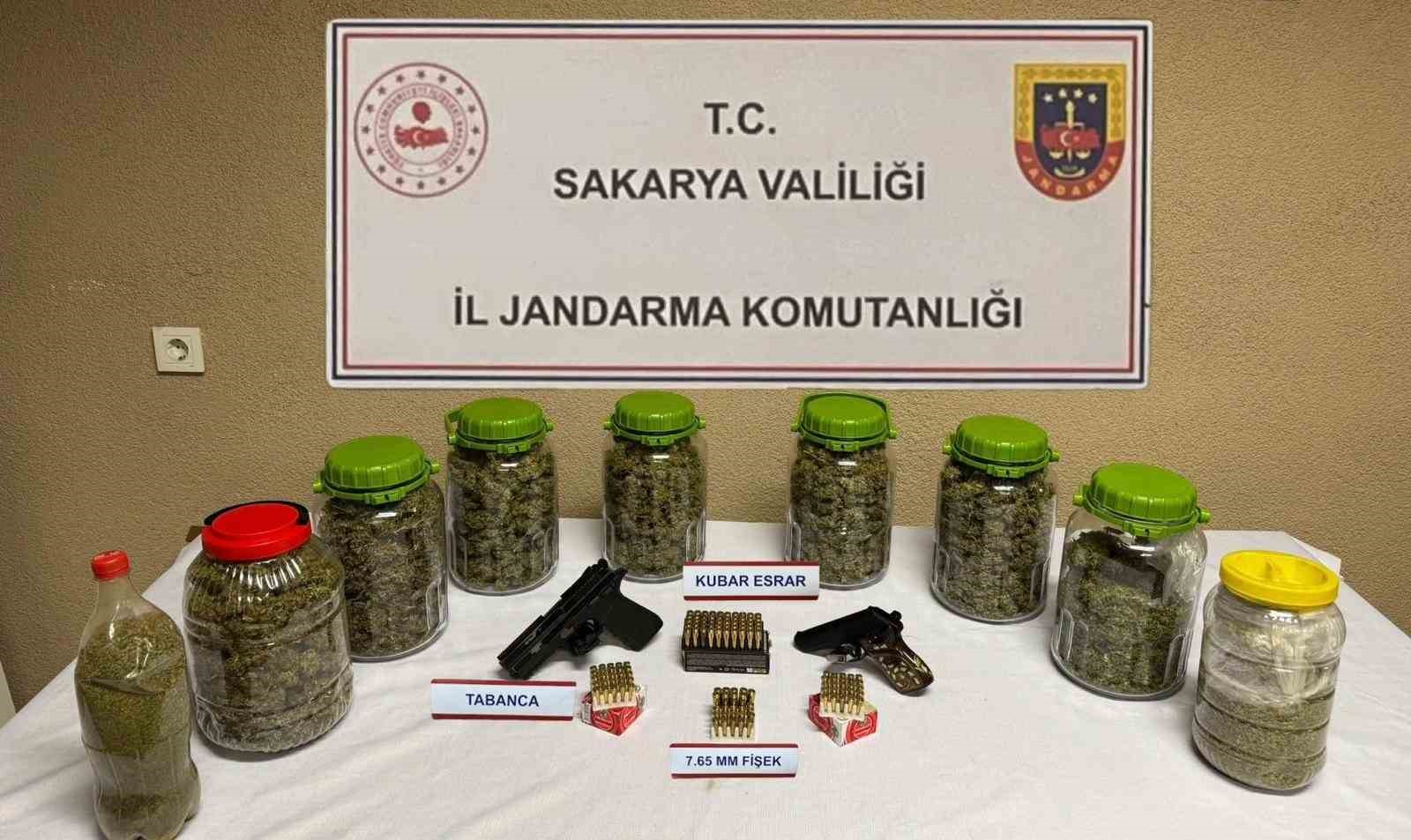sakaryada yilbasi oncesi uyusturucu operasyonu 7 supheli yakalandi 2 MkHQjhdB