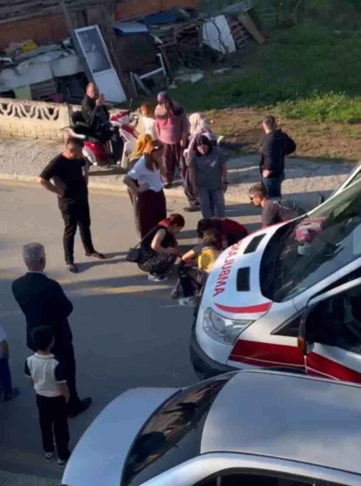 sakaryada yola aniden firlayan 5 yasindaki cocuga otomobil carpti 0 yu9eZXab