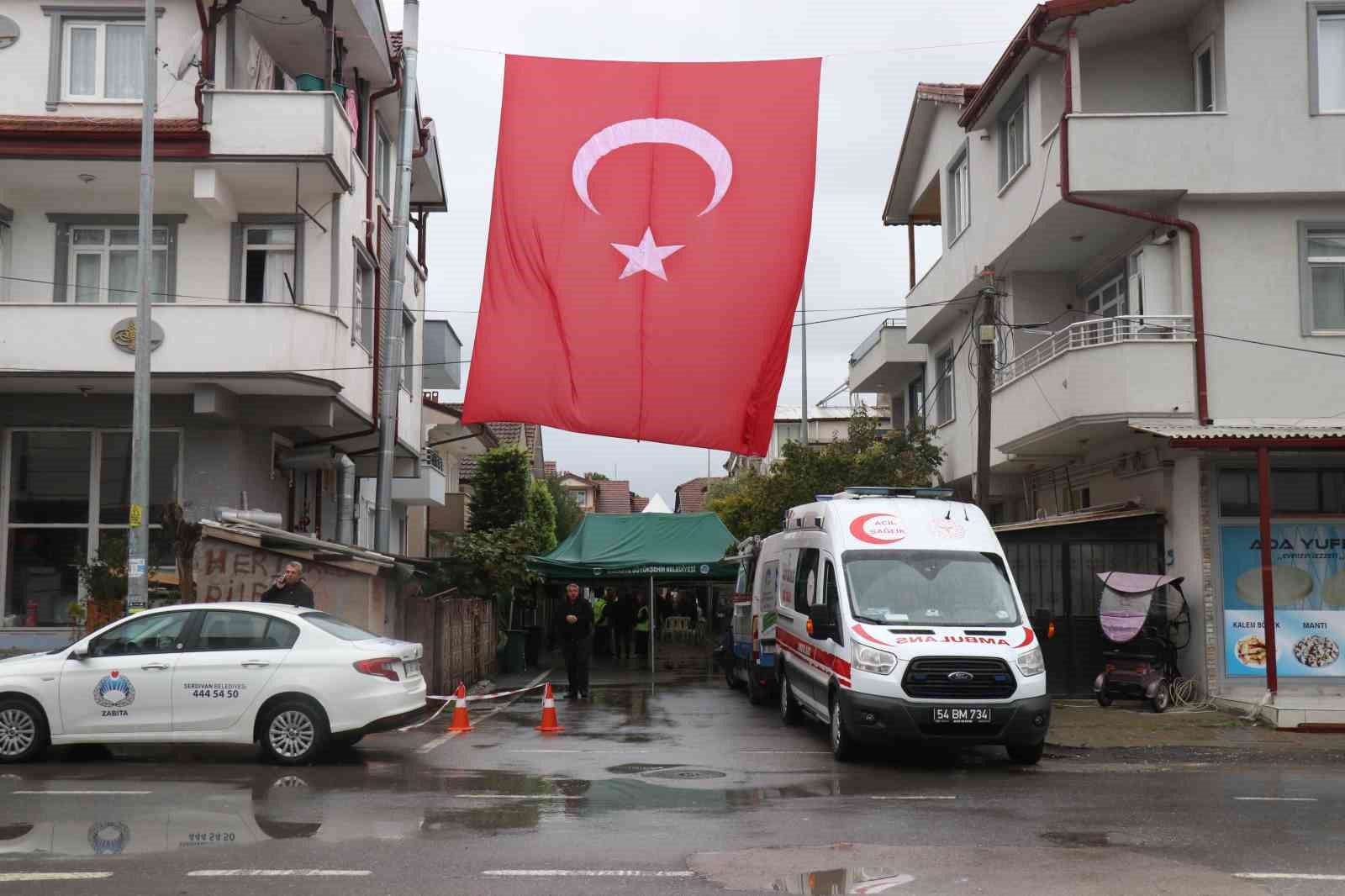 sakaryali sehidin mahallesi turk bayraklariyla donatildi 2 bRspwV9t