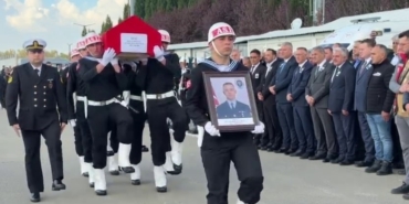 sakaryali-sehit-kocaeli-cengiz-topel-havalimaninda-torenle-karsilandi-rt1d8Vaw.jpg