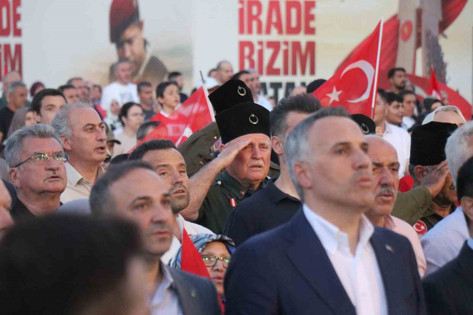 Sakaryalılar, hain darbe girişiminin 10. yılında yeniden tek yürek oldu 10 sakaryalilar hain darbe girisiminin 10 yilinda yeniden tek yurek oldu 6 SmZ74T7p
