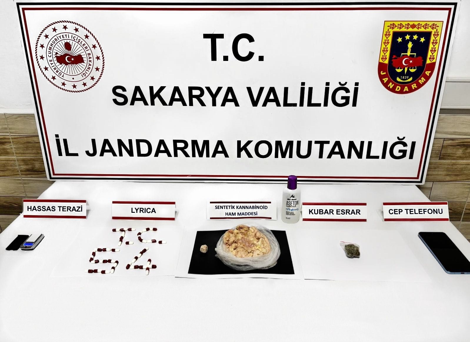 sakaryanin iki ilcesinde zehir tacirlerine operasyon 2 tutuklama 0 hOhbOmCv