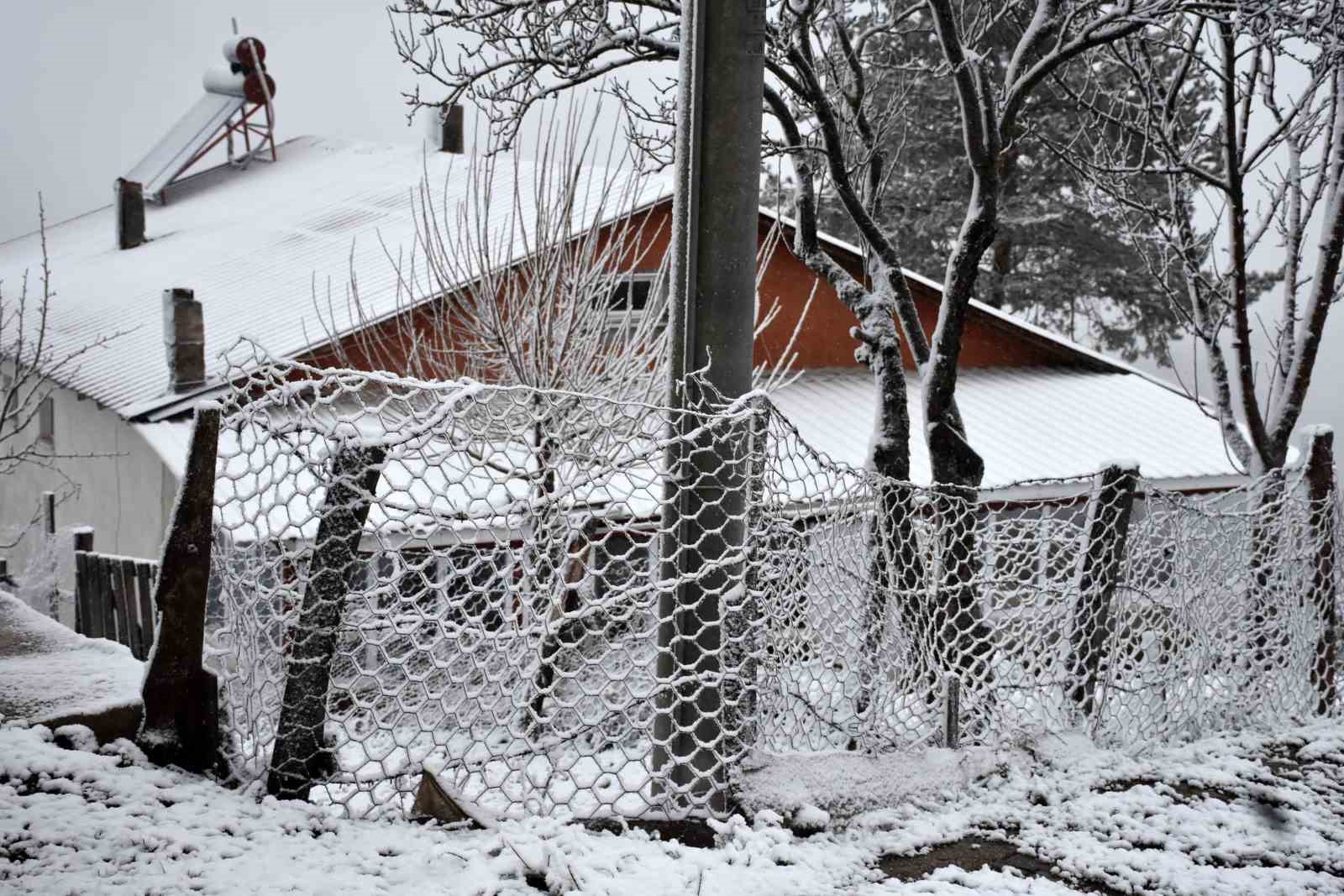 sakaryanin yuksek kesimleri beyaz gelinligini yeniden giydi 6 NJFEMSJ4