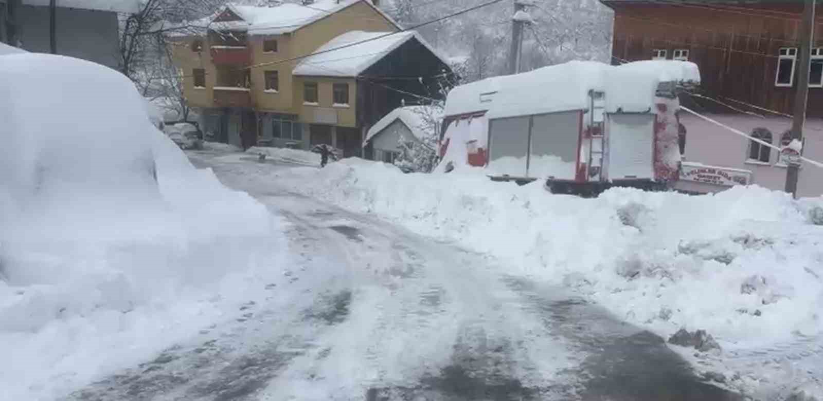 sakaryanin yuksek kesimlerinde kar kalinligi 1 metreye ulasti 3 lECE6Dgr