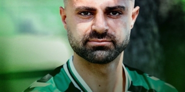 sakaryaspor-3-futbolcuyu-renklerine-bagladi-tmH78lU2.jpg
