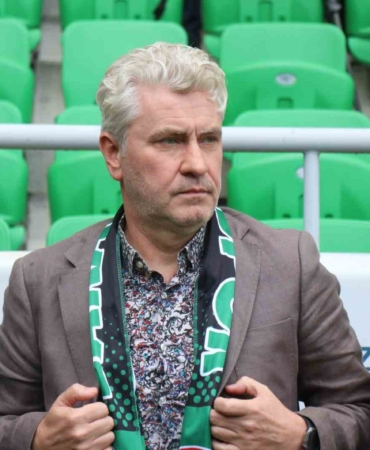 sakaryaspor-kulubu-baskani-gorevinden-ayrildigini-duyurdu-rGPpR7SF.jpg