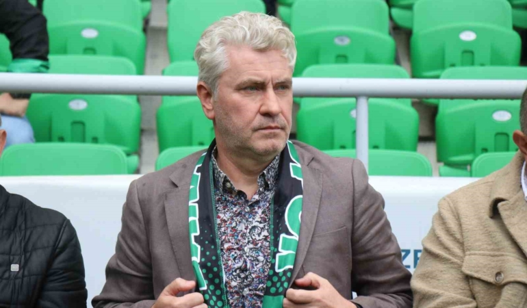 sakaryaspor-kulubu-baskani-gorevinden-ayrildigini-duyurdu-rGPpR7SF.jpg