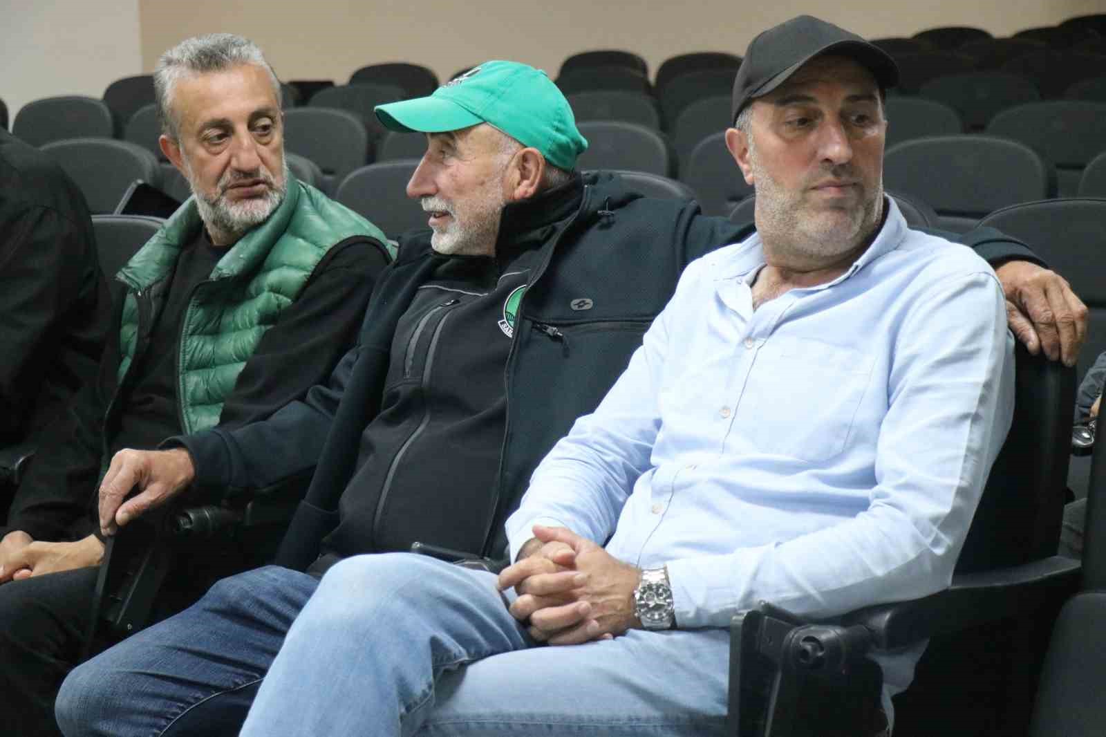 sakaryasporda cogunluk saglanmadi kongre ertelendi 2 Kd1HBnUD