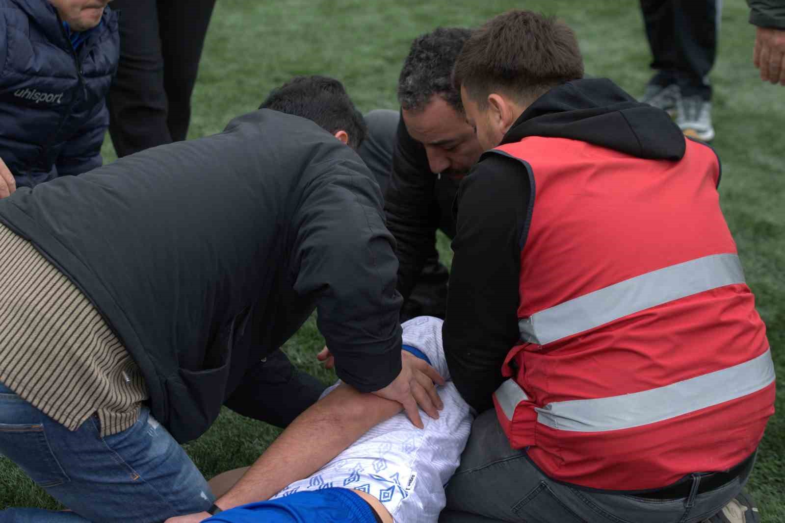 sakatlanan takim arkadaslarina uzulduler oyuna devam edemediler 1 HH74QpRD