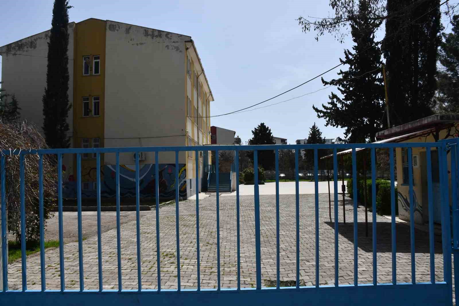 Saldırı olayının yaşandığı Siverek’te okullarda sessizlik hakim 4 saldiri olayinin yasandigi siverekte okullarda sessizlik hakim 0 YhMVXagy