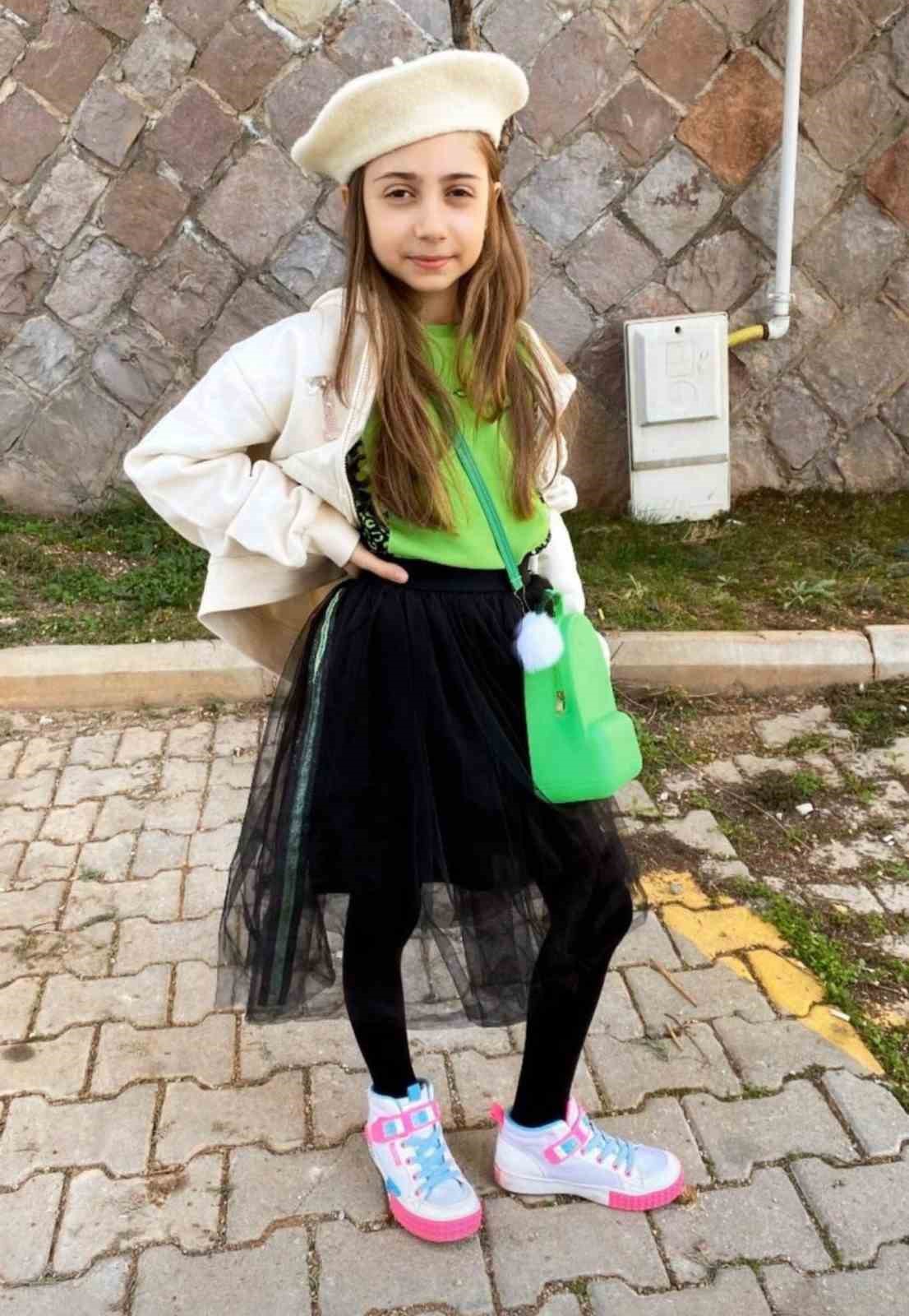 saldirida agir yaralanan alminanin babasi tum turkiyeden dua bekliyoruz 4 aDs8TT83