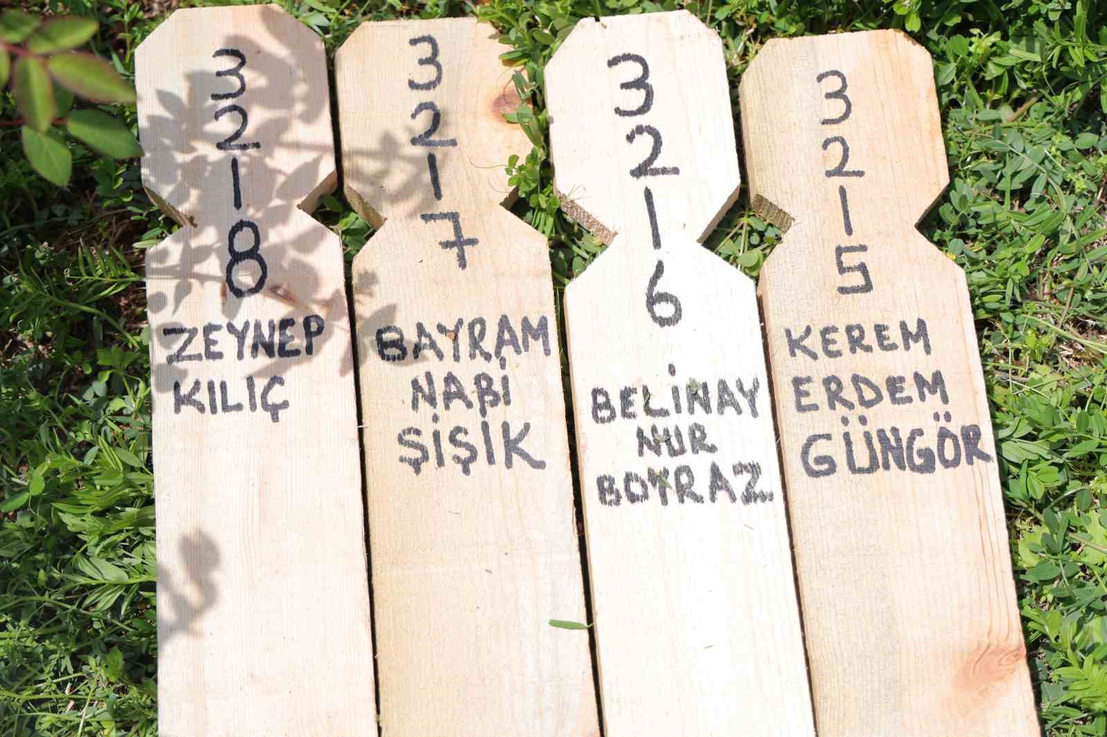 saldirida hayatini kaybeden 4 sinif arkadasi yan yana topraga verildi 2 pthqdFHq