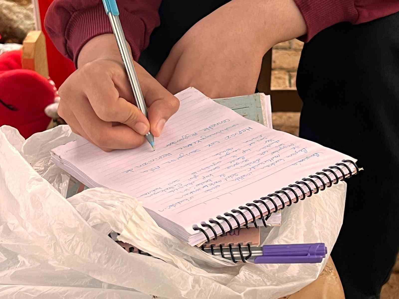 saldirida hayatini kaybeden ogrencilerin mezarlarina birakilan notlar duygulandiriyor 6