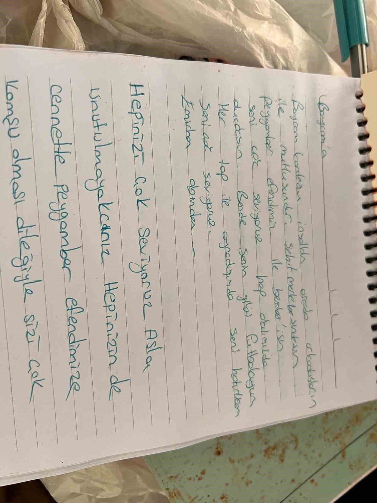 saldirida hayatini kaybeden ogrencilerin mezarlarina birakilan notlar duygulandiriyor 9 R6TzW9SL