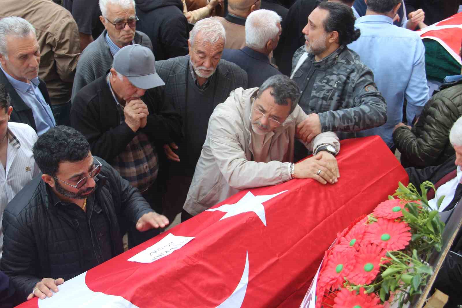 saldirida olen 4 ogrenci gozyaslari icerisinde ugurlandi 13 ZBR1w2hS