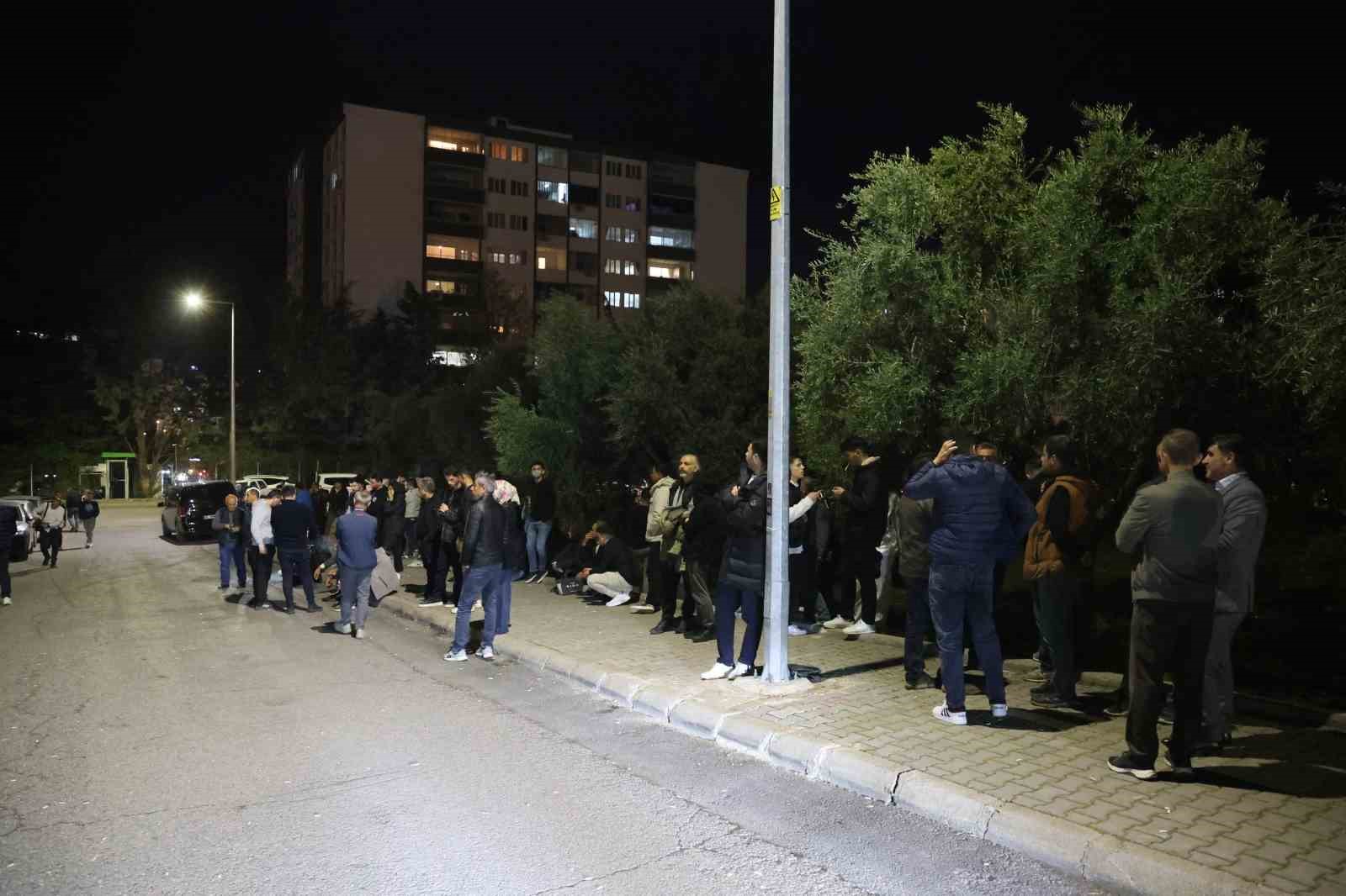 saldirinin yasandigi okulda izler siliniyor 3 miv4PVUu