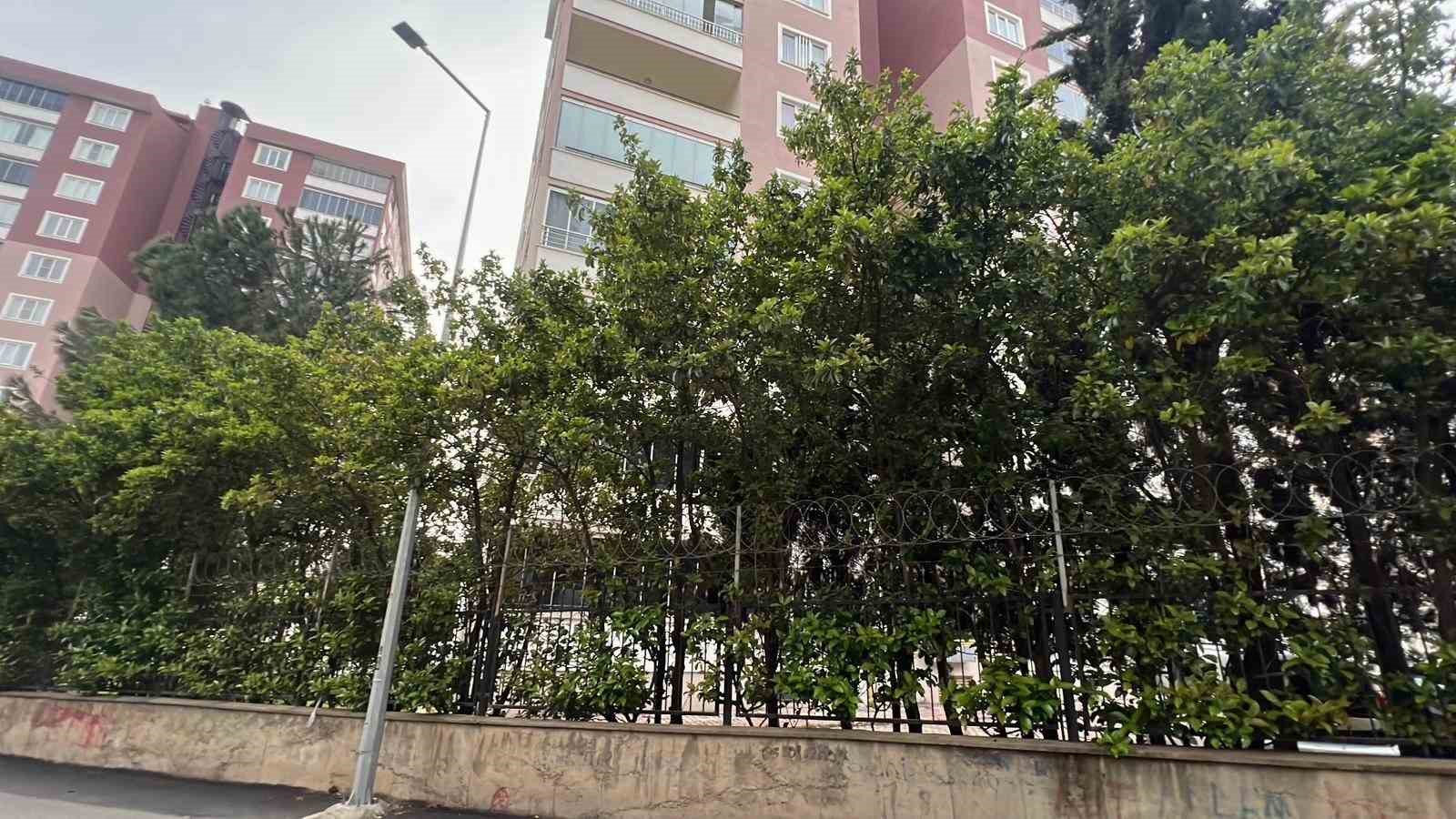 Saldırıyı gerçekleştiren öğrencinin ailesinin yaşadığı sitede sessizlik hakim 6 saldiriyi gerceklestiren ogrencinin ailesinin yasadigi sitede sessizlik hakim 2 HvWF3gVP