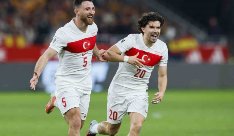 salih-ozcanin-milli-takimdaki-ilk-gol-sevinci-mVtwUjMD.jpg
