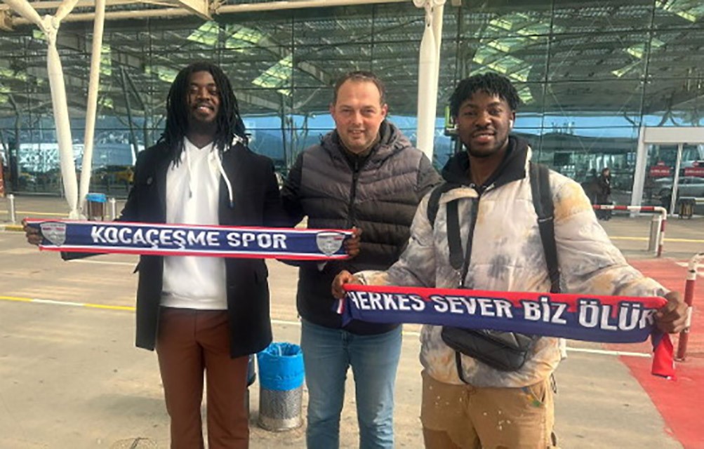 salihli kocacesmespora iki gabonlu futbolcu 0 6RF6eUjy