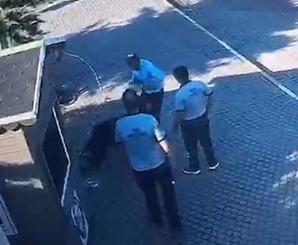 Salihli’de köpeğe ve güvenlik personeline saldıran şüpheli tutuklandı 4 salihlide kopege ve guvenlik personeline saldiran supheli tutuklandi 0
