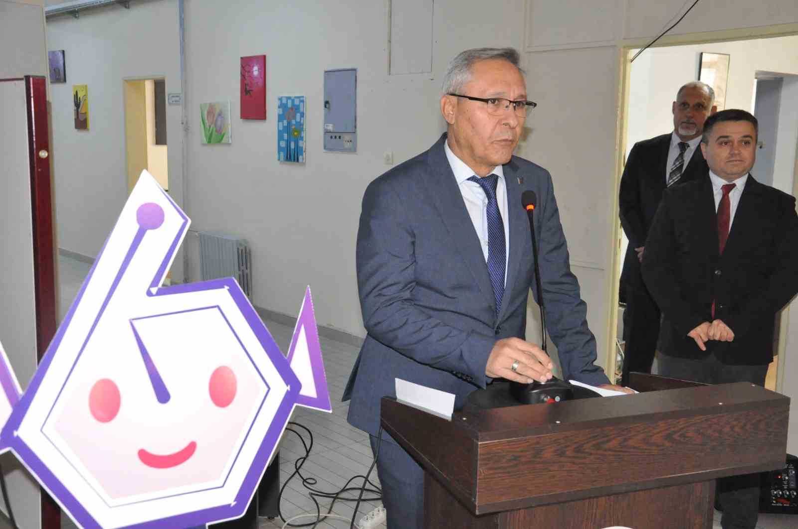 salihlide yasam becerileri atolyesi hizmete girdi 4 qSFO6qut