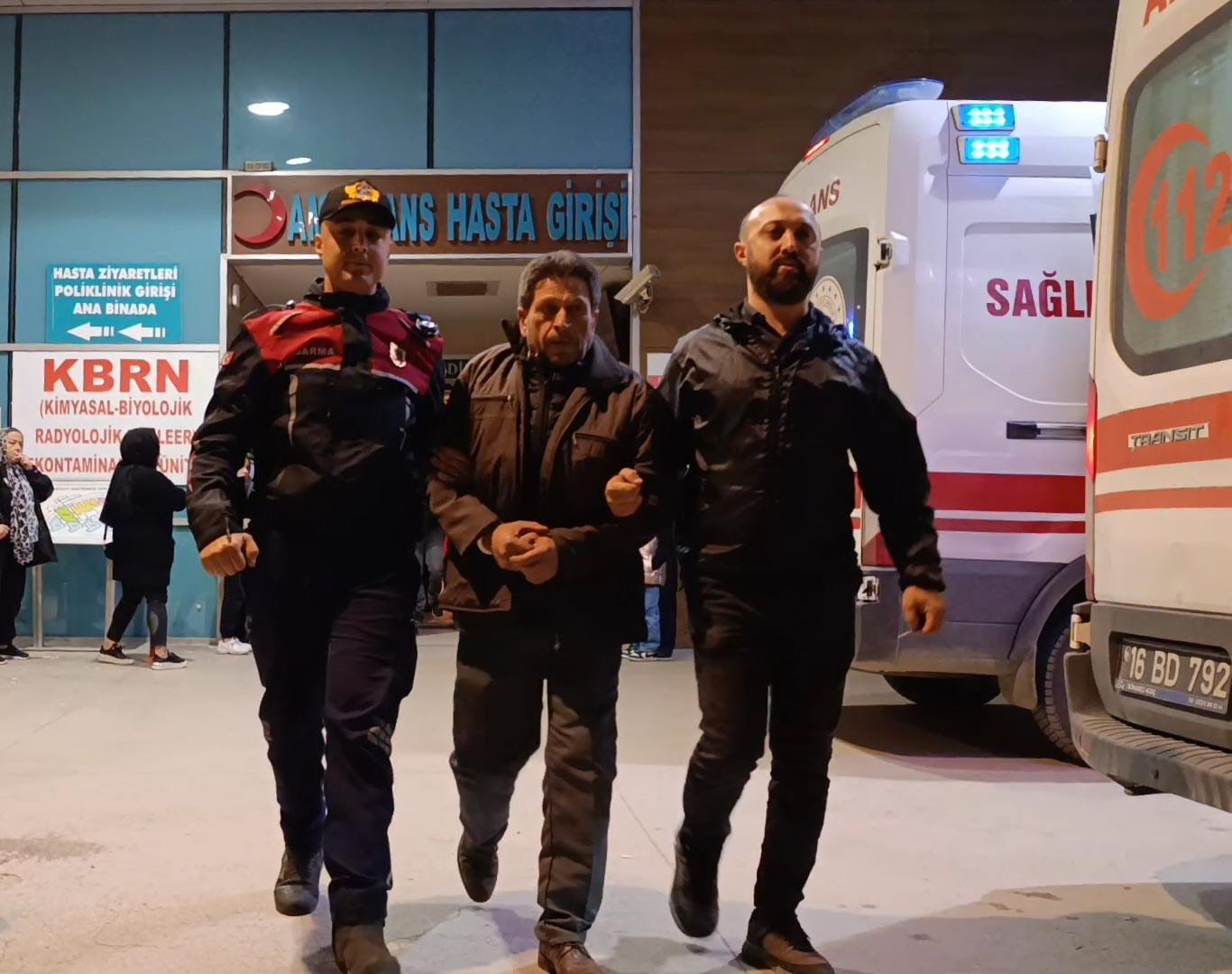 samanlikta 42 kilogram esrar ele gecirildi 0