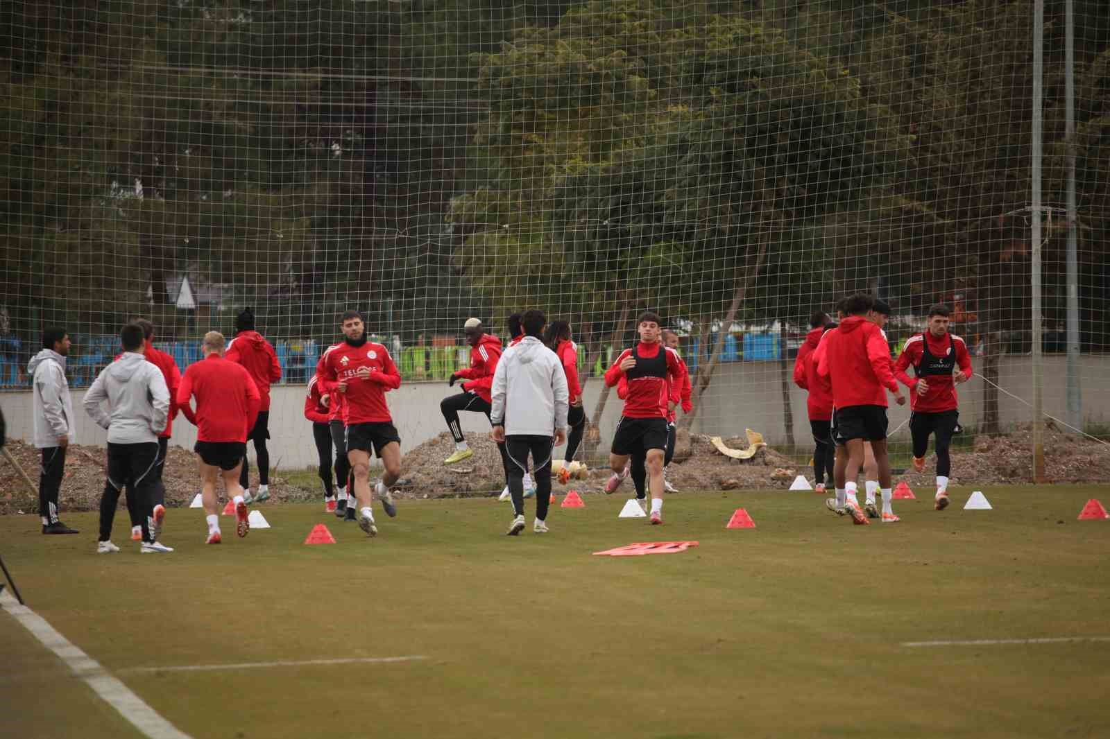 Sami Uğurlu: "Antalyaspor için elimizden geleni yapacağız " 10 sami ugurlu antalyaspor icin elimizden geleni yapacagiz 6 5rdX9tZT
