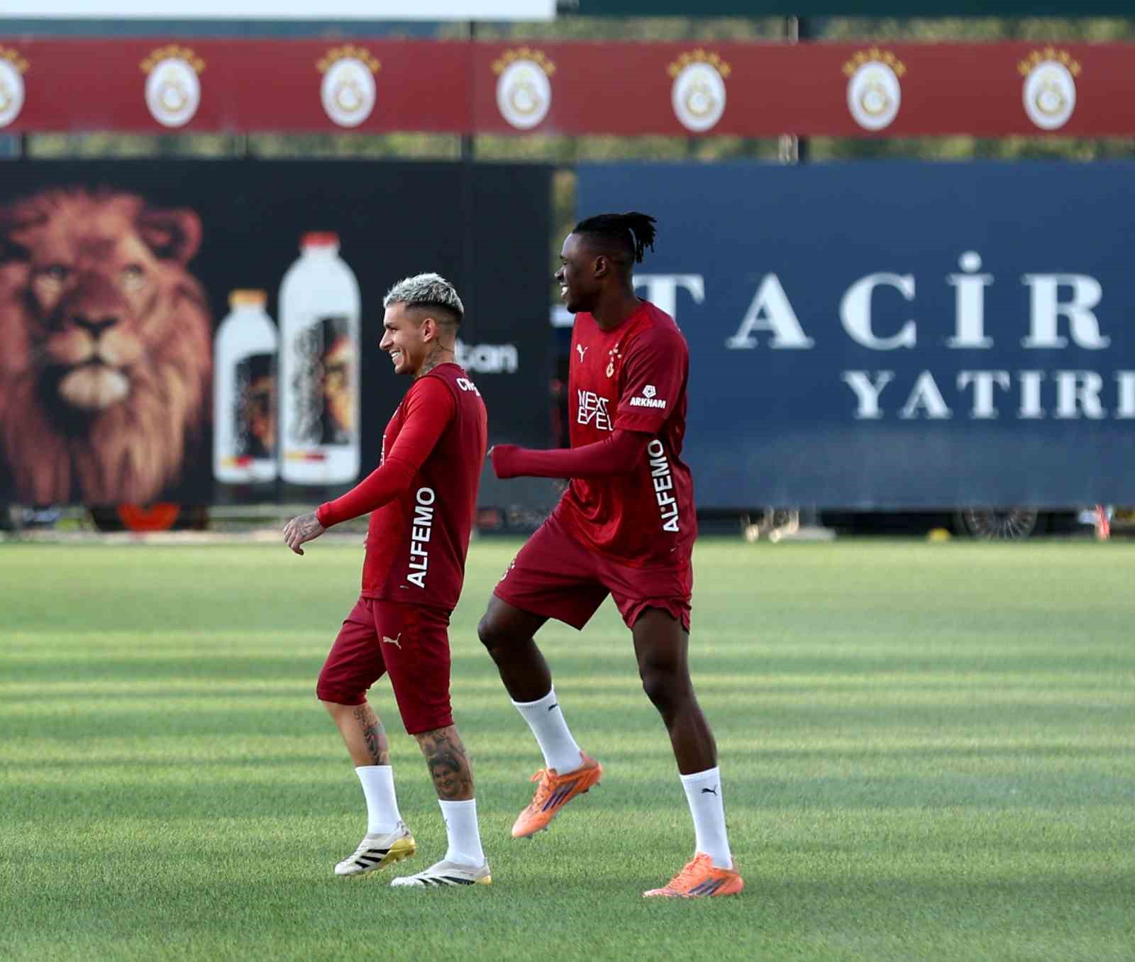 sampiyon galatasaray kasimpasa maci hazirliklarina basladi 0 kkejqure