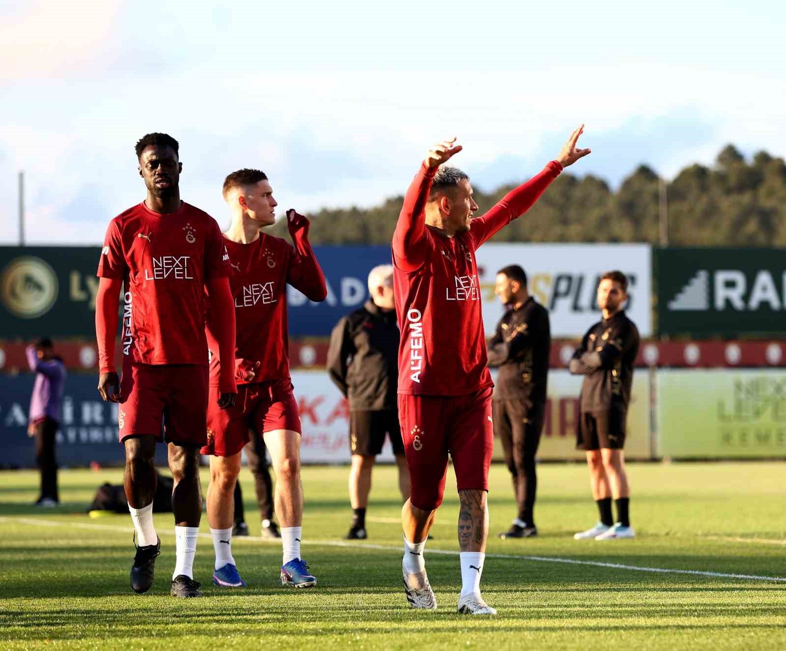sampiyon galatasaray kasimpasa maci hazirliklarina basladi 12