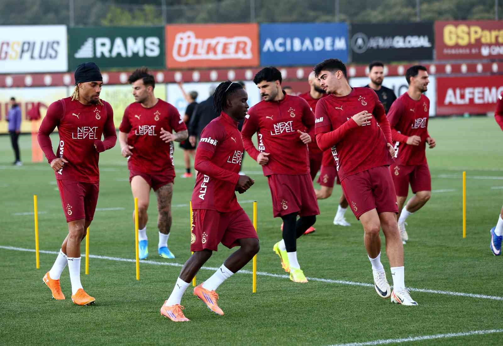 sampiyon galatasaray kasimpasa maci hazirliklarina basladi 16 HVLvAQJu