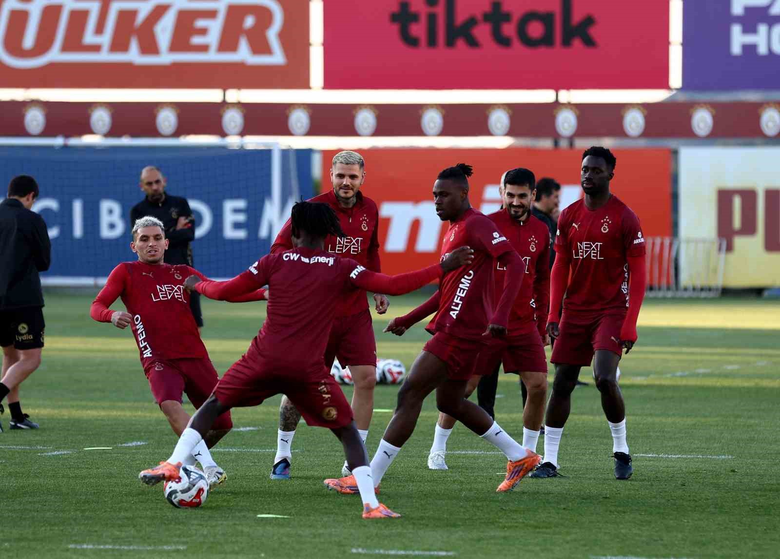 sampiyon galatasaray kasimpasa maci hazirliklarina basladi 8 cpbHNN5M