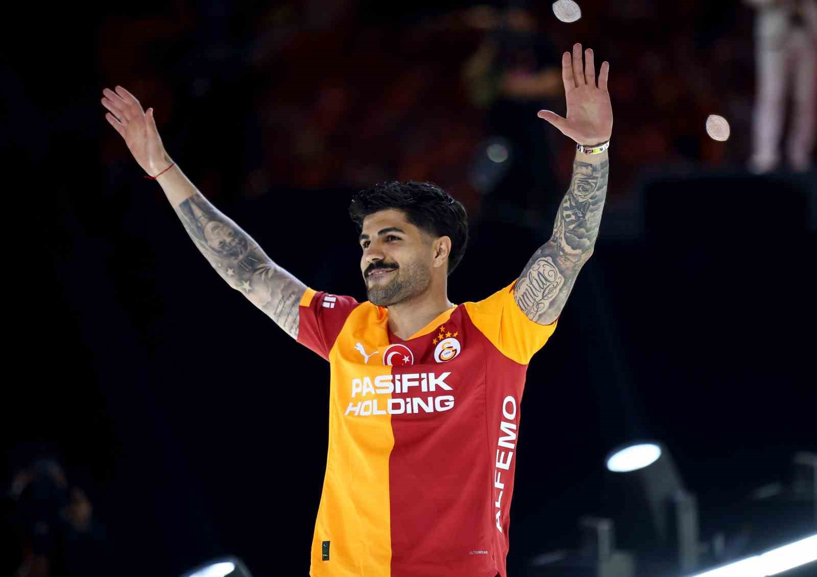 Şampiyon Galatasaray kupasını aldı 19 sampiyon galatasaray kupasini aldi 15 Tm6BgIuJ