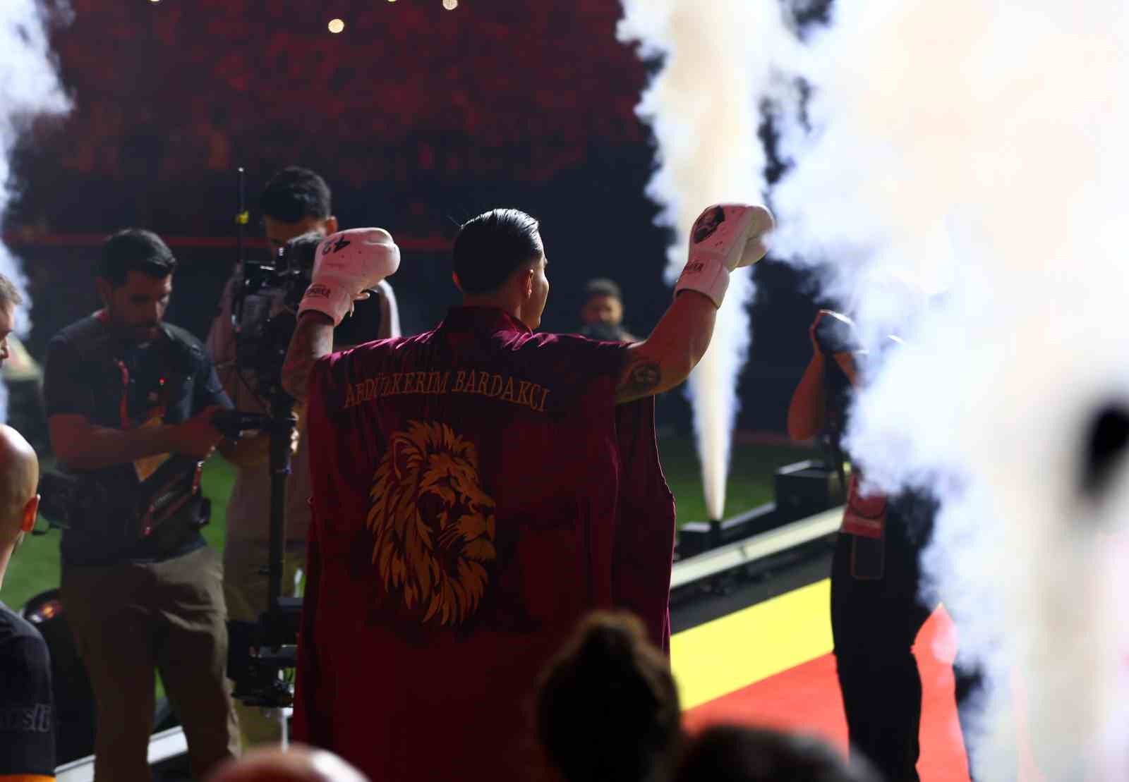 Şampiyon Galatasaray kupasını aldı 46 sampiyon galatasaray kupasini aldi 42 YbCMbDgM