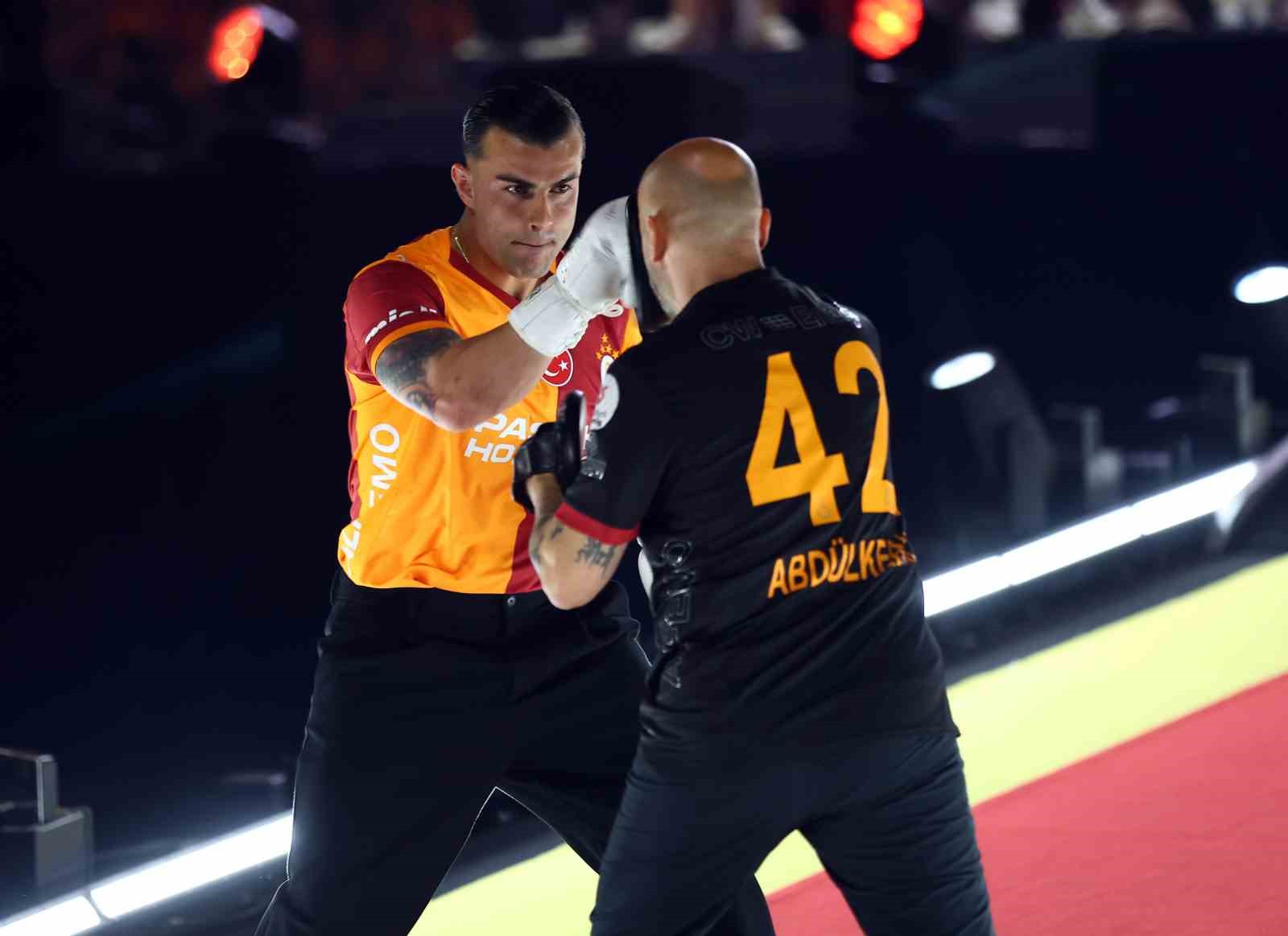 Şampiyon Galatasaray kupasını aldı 47 sampiyon galatasaray kupasini aldi 43 8aYMBgqk