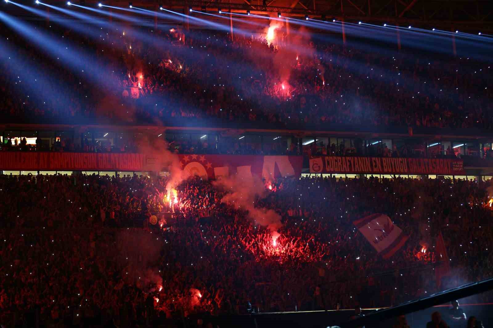 Şampiyon Galatasaray kupasını aldı 49 sampiyon galatasaray kupasini aldi 45 Lk5h5X2s