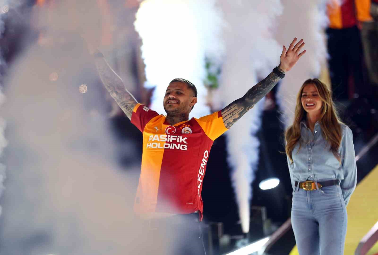Şampiyon Galatasaray kupasını aldı 51 sampiyon galatasaray kupasini aldi 47 4Z7M6DjZ