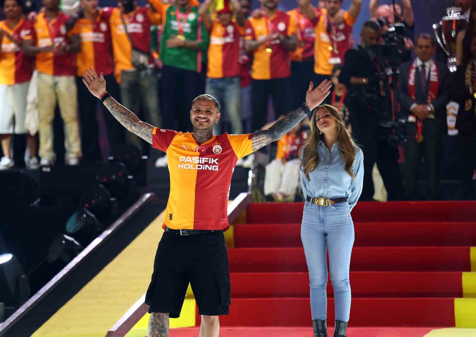 Şampiyon Galatasaray kupasını aldı 53 sampiyon galatasaray kupasini aldi 49 18rnglij