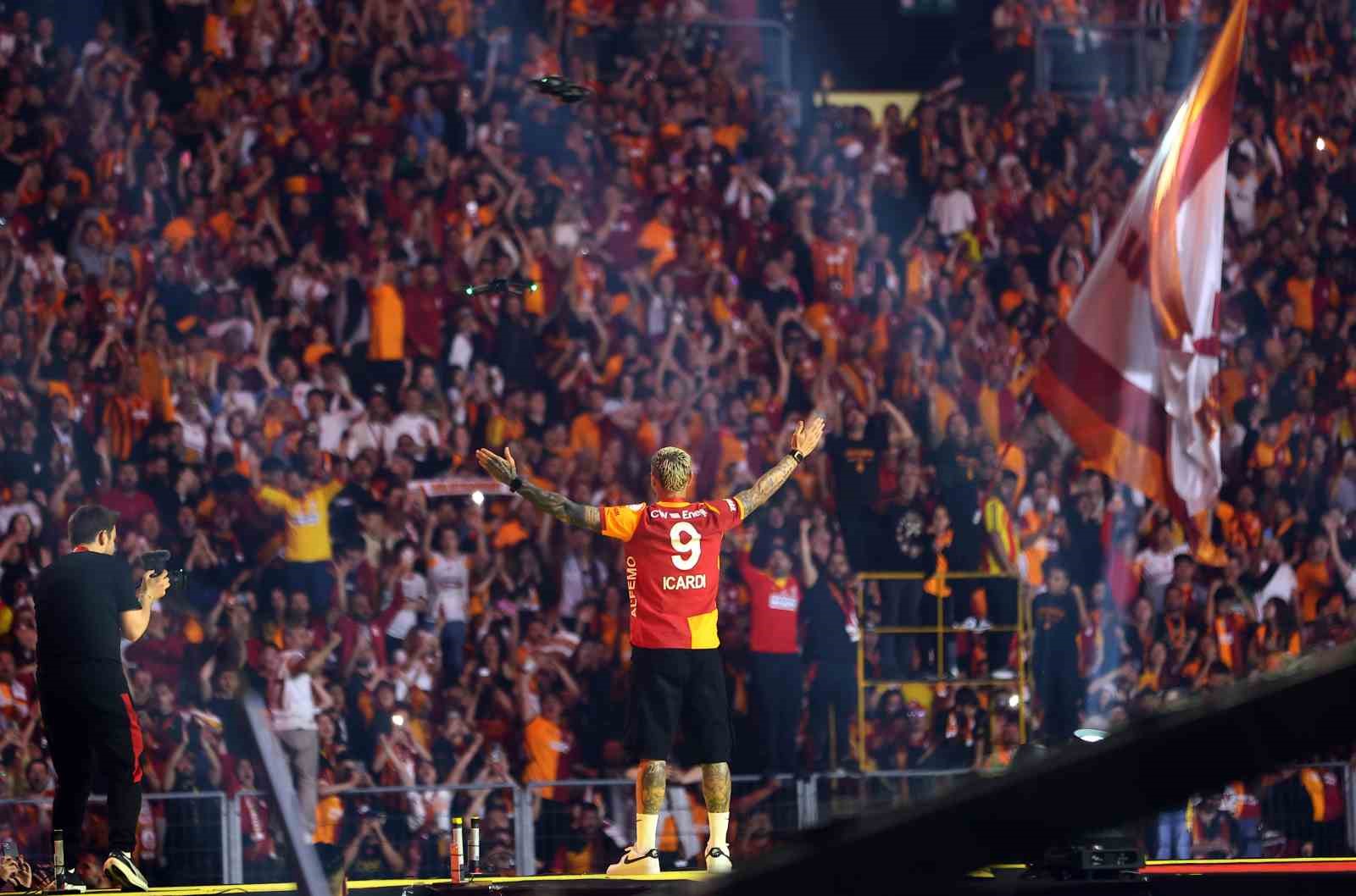 Şampiyon Galatasaray kupasını aldı 56 sampiyon galatasaray kupasini aldi 52 J9thyB1j