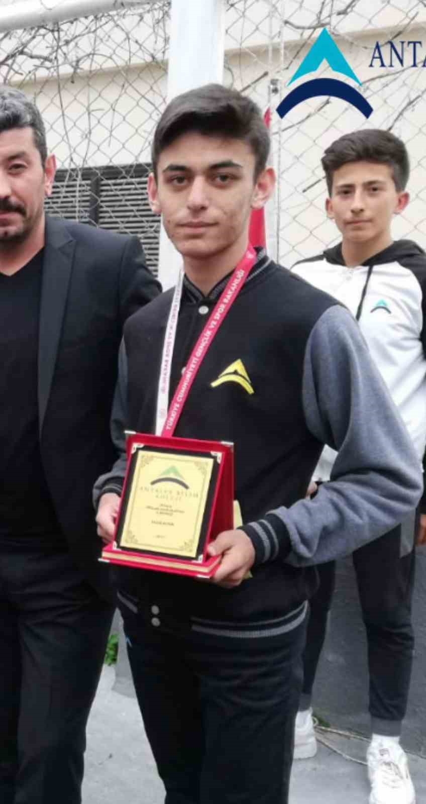 Şampiyon genç sporcunun 3,5 yıllık hayat mücadelesi ölümle bitti, sanık için yeni iddianame hazırlandı 8 sampiyon genc sporcunun 35 yillik hayat mucadelesi olumle bitti sanik icin yeni iddianame hazirlandi fup1lbAh