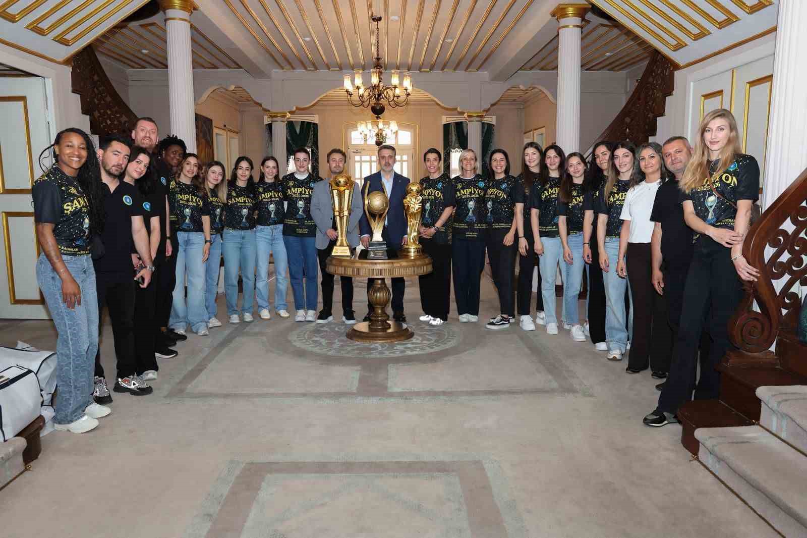 sampiyon hentbolculardan baskan vekili bibaya ziyaret 2