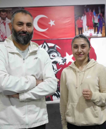 sampiyon-kick-bokcu-asuman-ciglioglu-unvanini-korumak-icin-ringe-cikacak-ZOnRjvE8.jpg