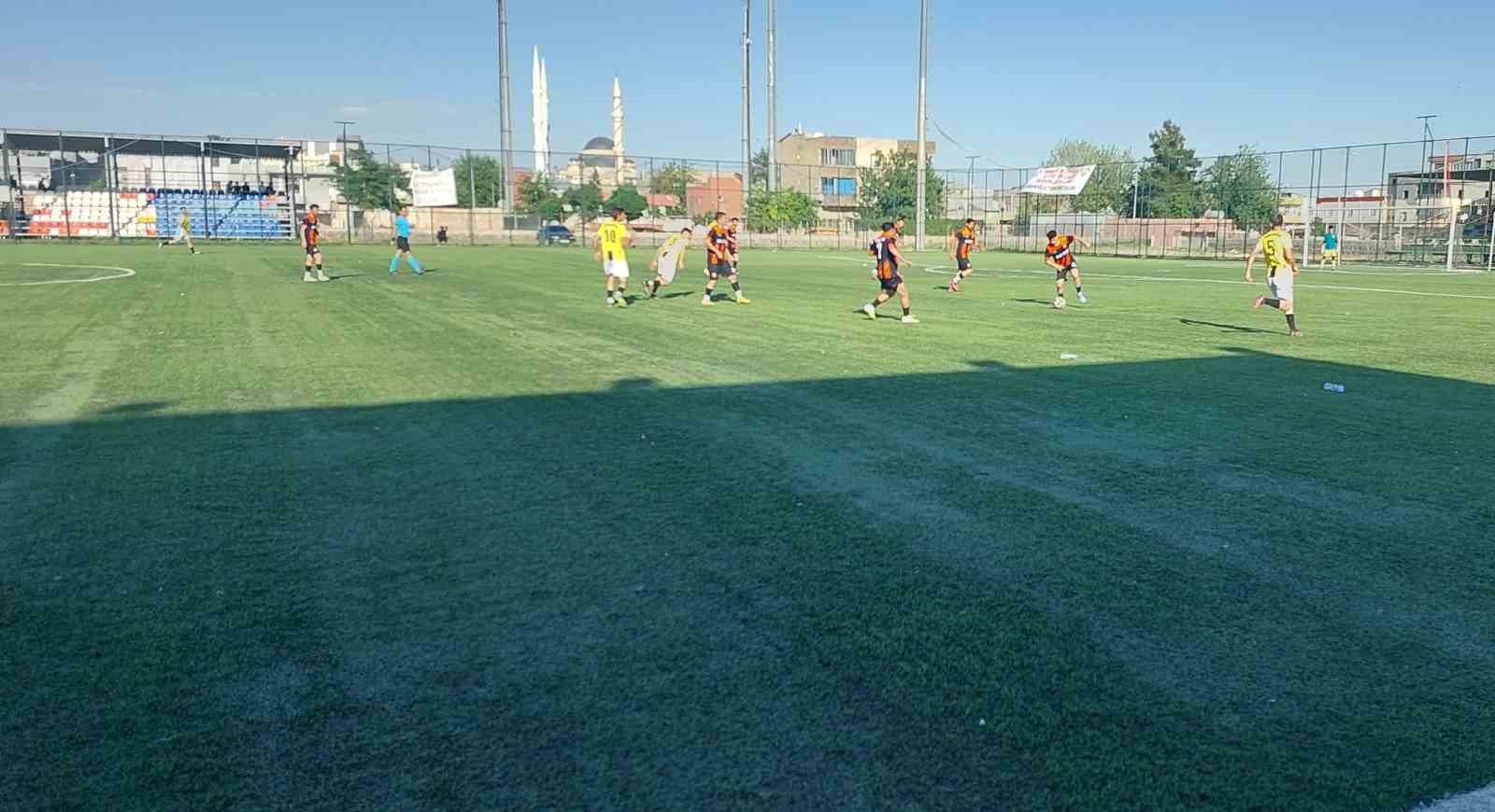 Şampiyonluk maçı sonrası kavga: 5 kırmızı kart çıktı 7 sampiyonluk maci sonrasi kavga 5 kirmizi kart cikti 3 zBumvdqV