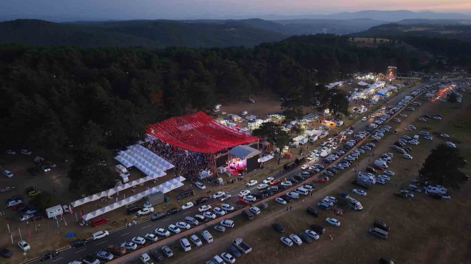 samsun festivalini duyan 75 bin kisi yaylaya akin etti 1 jE2aJIAr